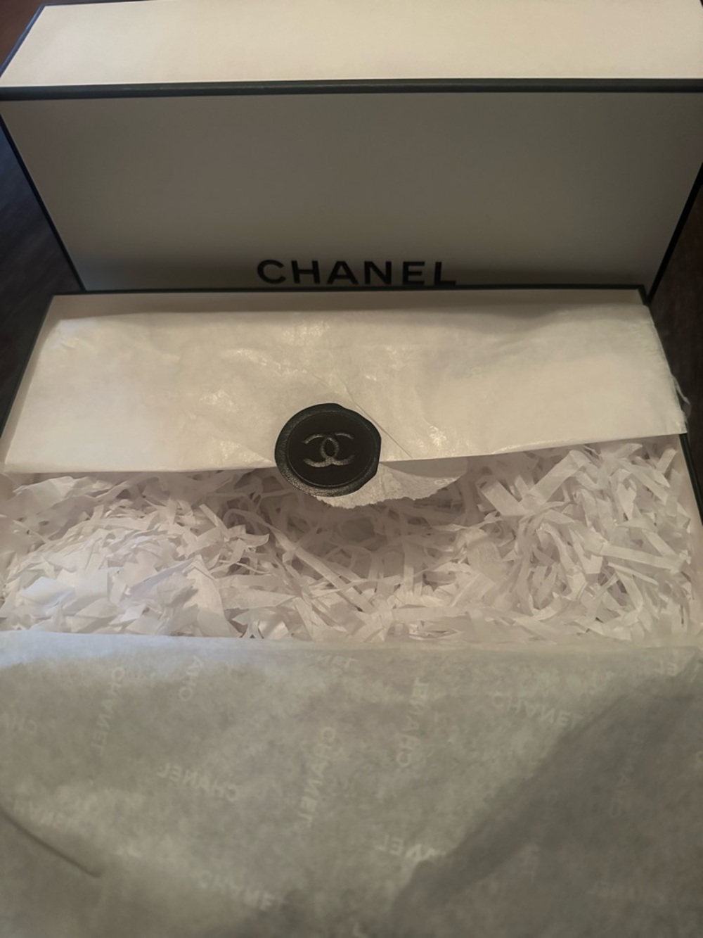 Chanel gift box - Picture 2 of 2